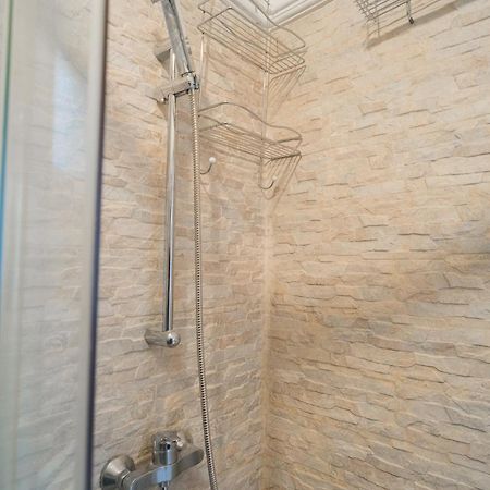 Ultra Central White & Lila Studio Бухарест Экстерьер фото