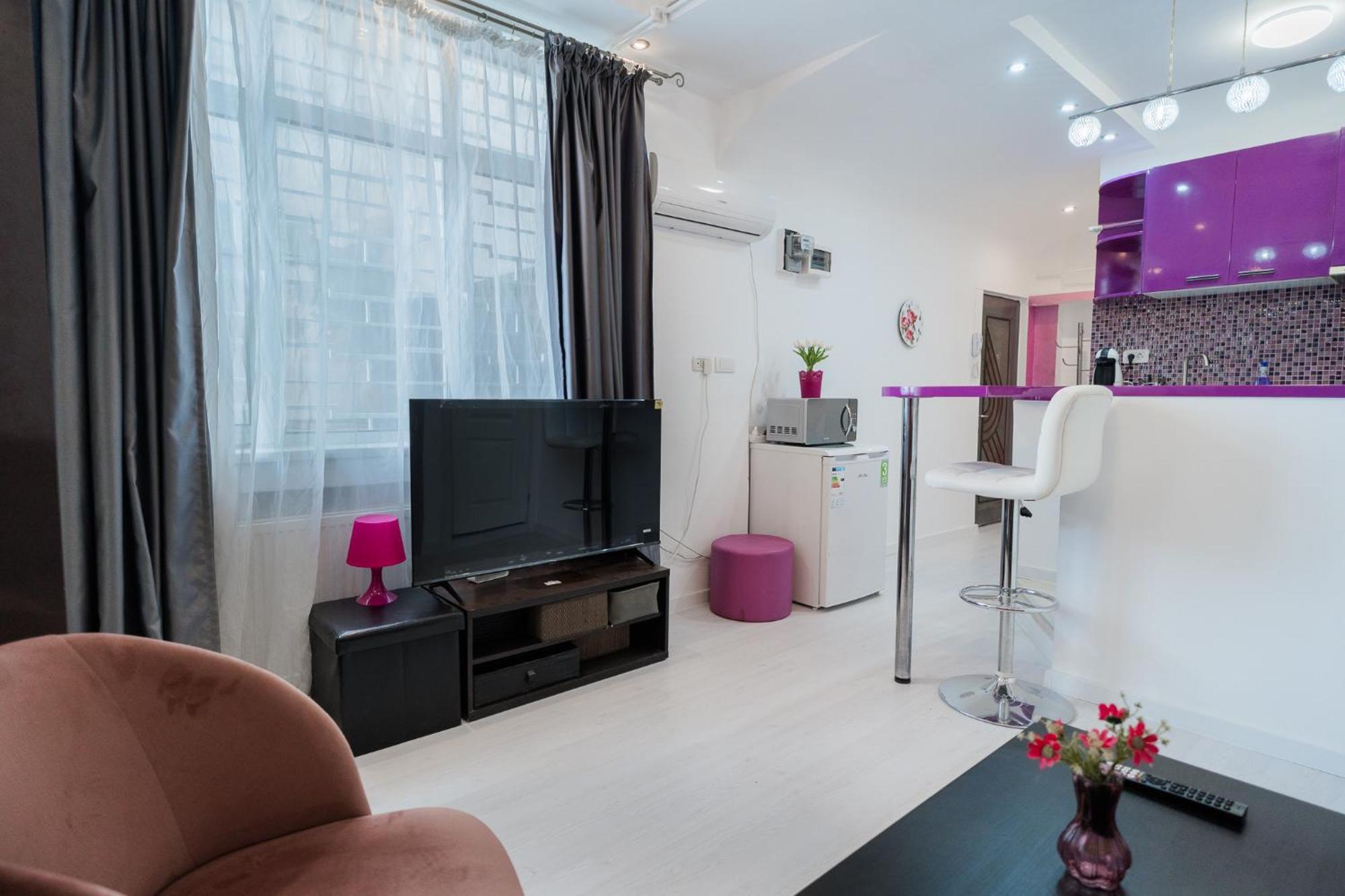 Ultra Central White & Lila Studio Бухарест Экстерьер фото