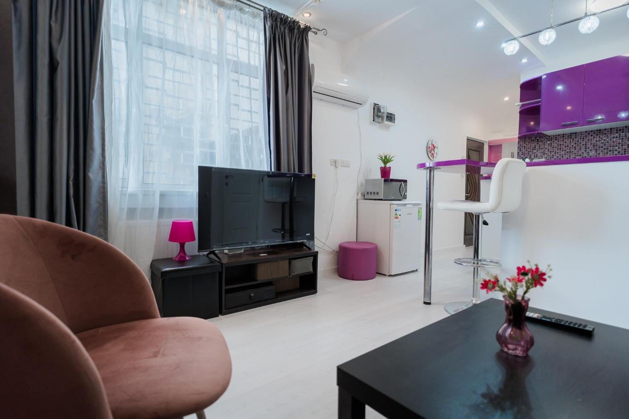 Ultra Central White & Lila Studio Бухарест Экстерьер фото